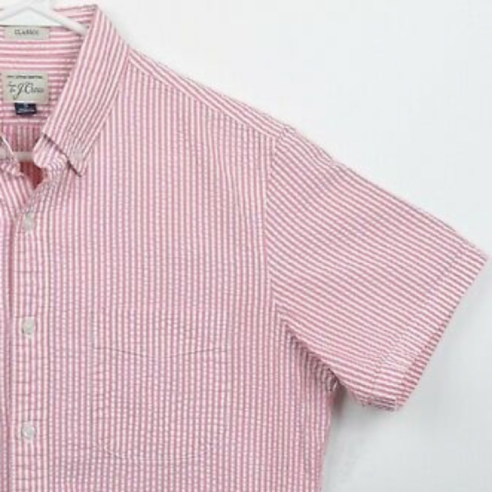 J Crew men’s red and white seersucker button down short sleeve shirt